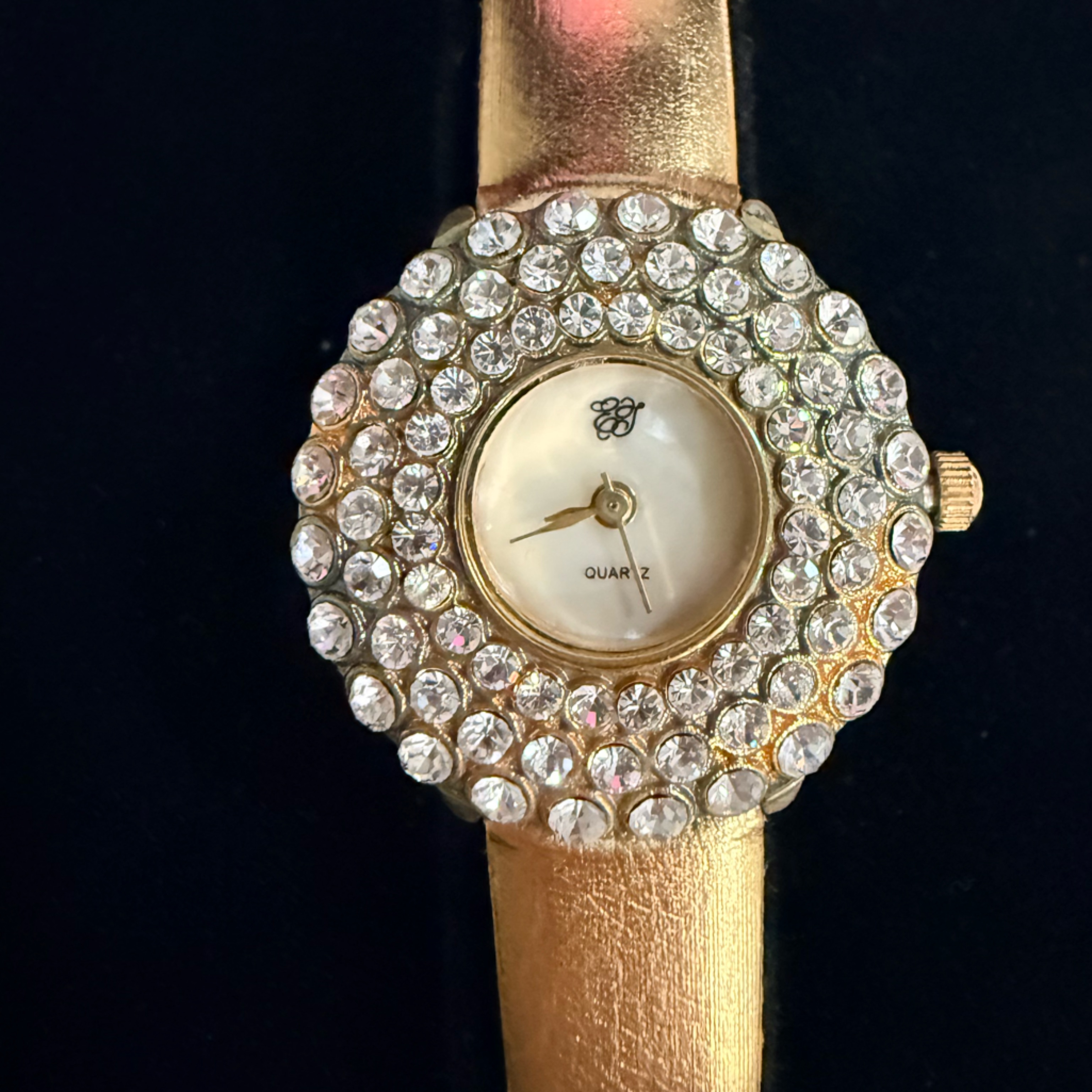 Nib Elizabeth Taylor Gold White Diamonds Crystal Working Watch